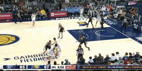 满弓隔扣完成29队扣篮收集 莫兰特：生涯最佳一扣！